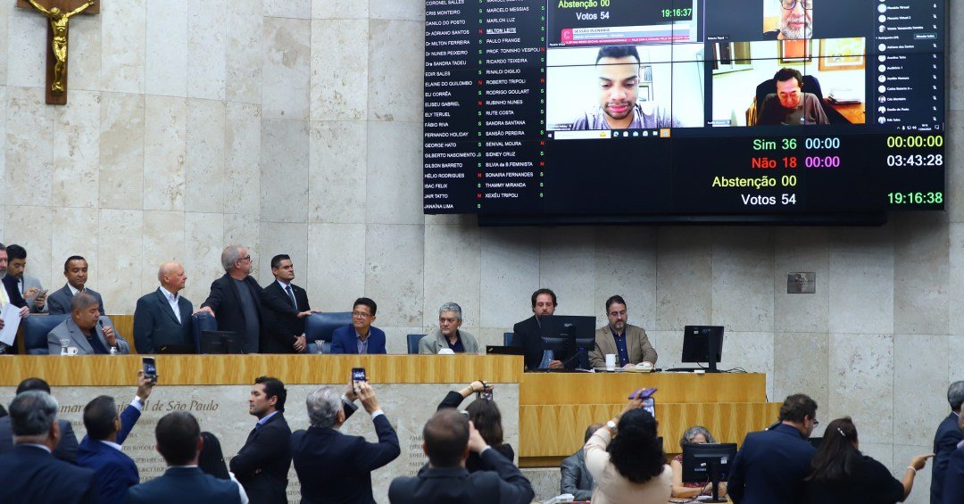 Câmara de SP aprova privatização da Sabesp em primeira votação