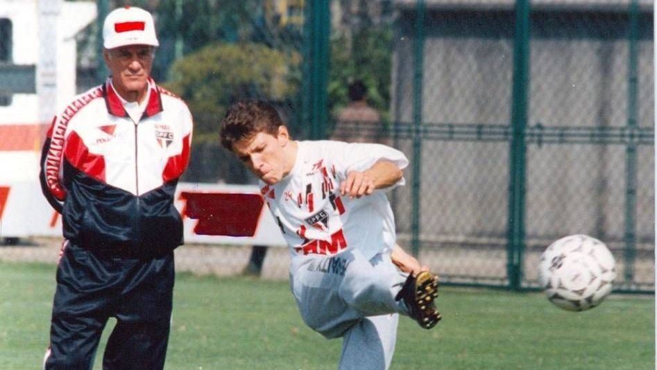 Ídolo do São Paulo fala sobre gestão de Casares e comenta sobre SAF