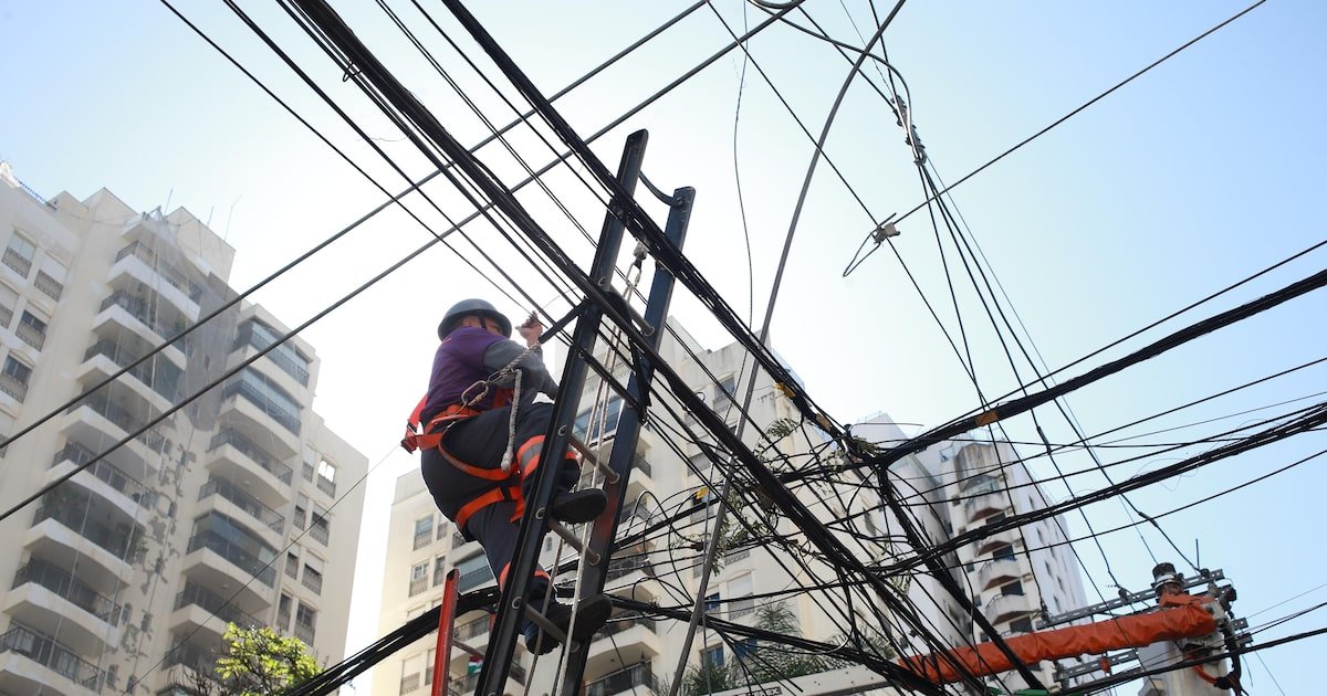 Justiça de SP decide que Enel tem 60 segundos para responder clientes