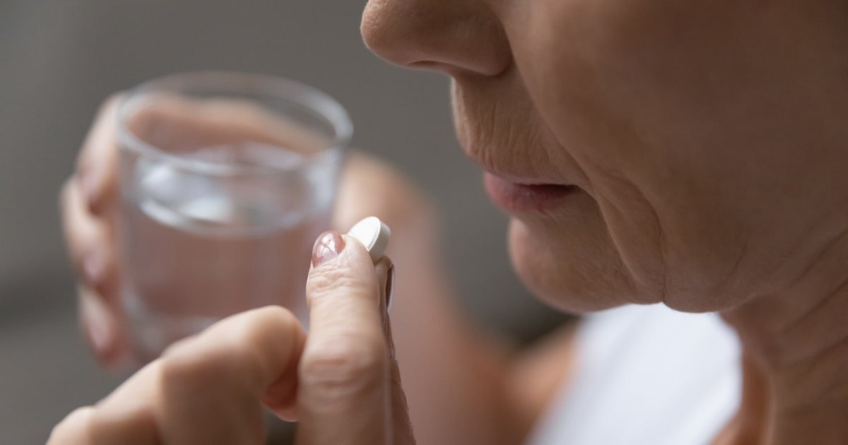 Aspirina pode diminuir risco de câncer colorretal em algumas pessoas, indica estudo