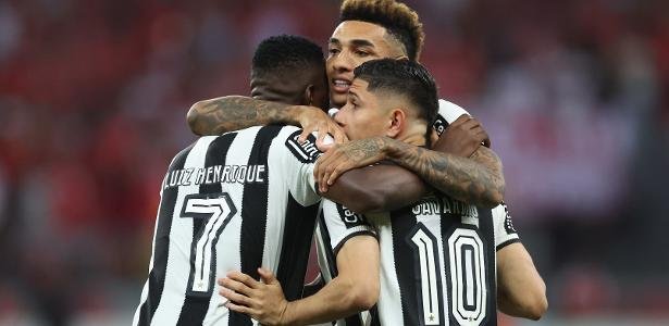 Botafogo domina seleção do Bola de Prata 2024, e Estêvão faz dobradinha