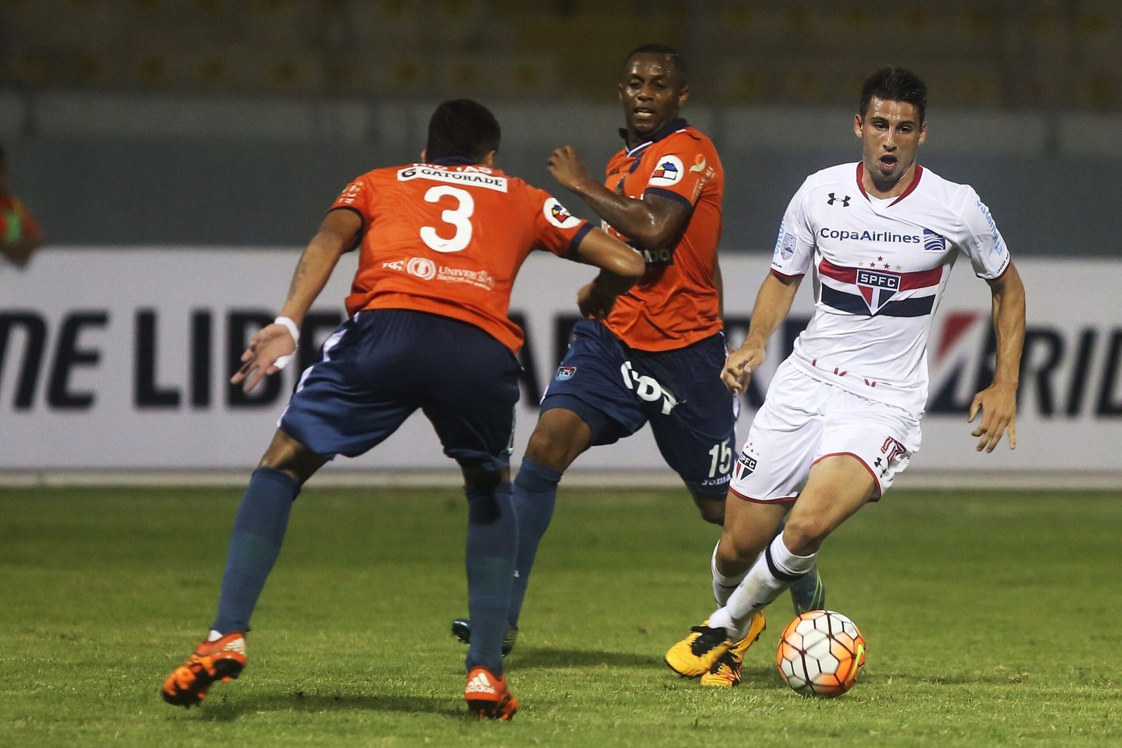 Primeiro gol de Calleri pelo São Paulo completa nove anos; relembre